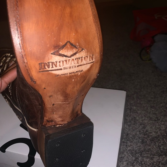 Authentic Botas - Picture 2 of 5